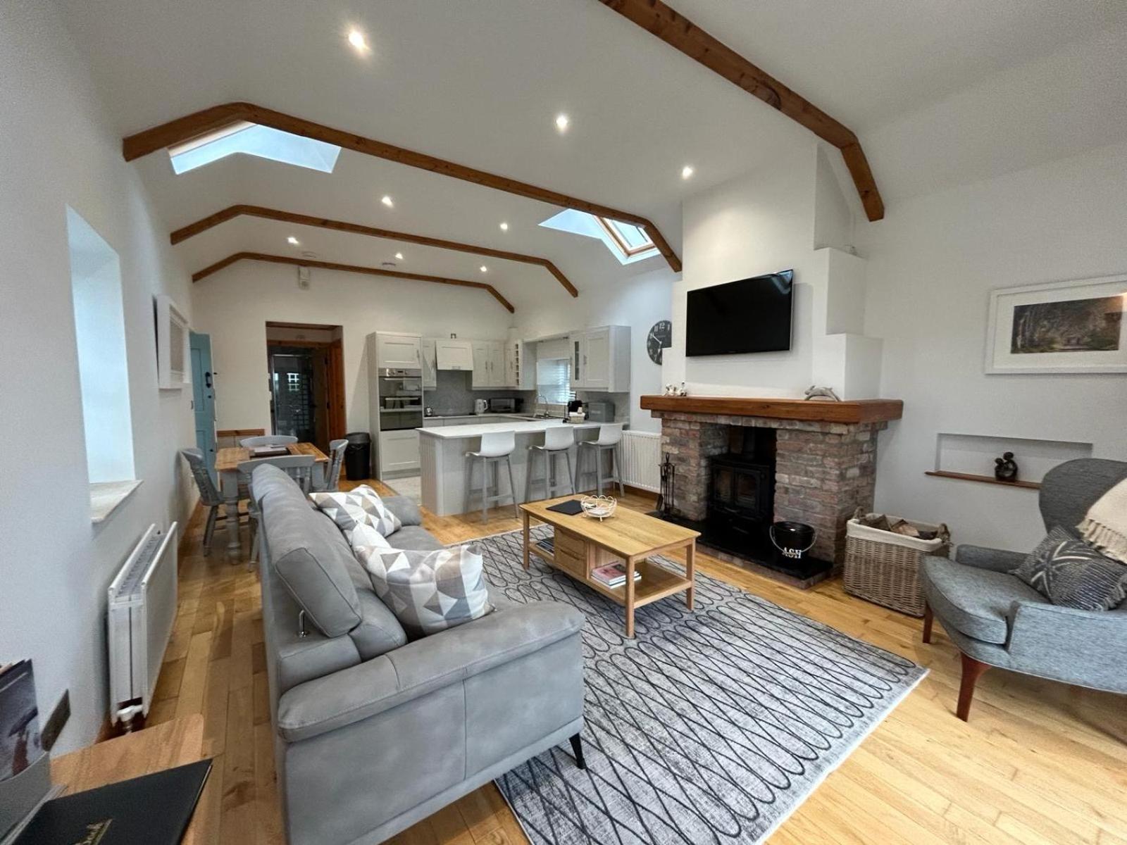 The Cottage At Ashbrook - Charming Country Cottage Near ベルファスト エクステリア 写真
